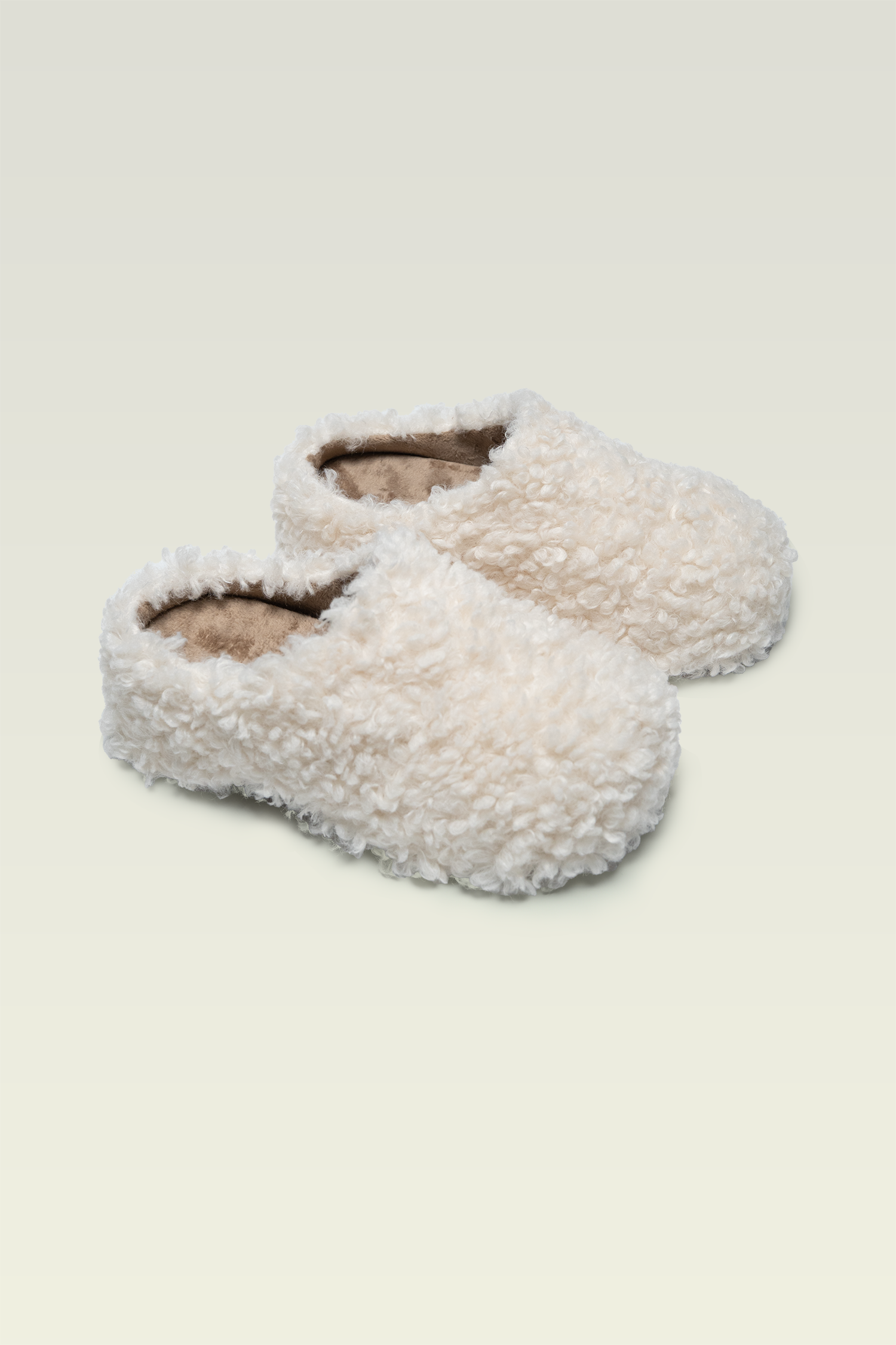 Thick Sole Fur Lined Closed Toe Slip On Slipper
