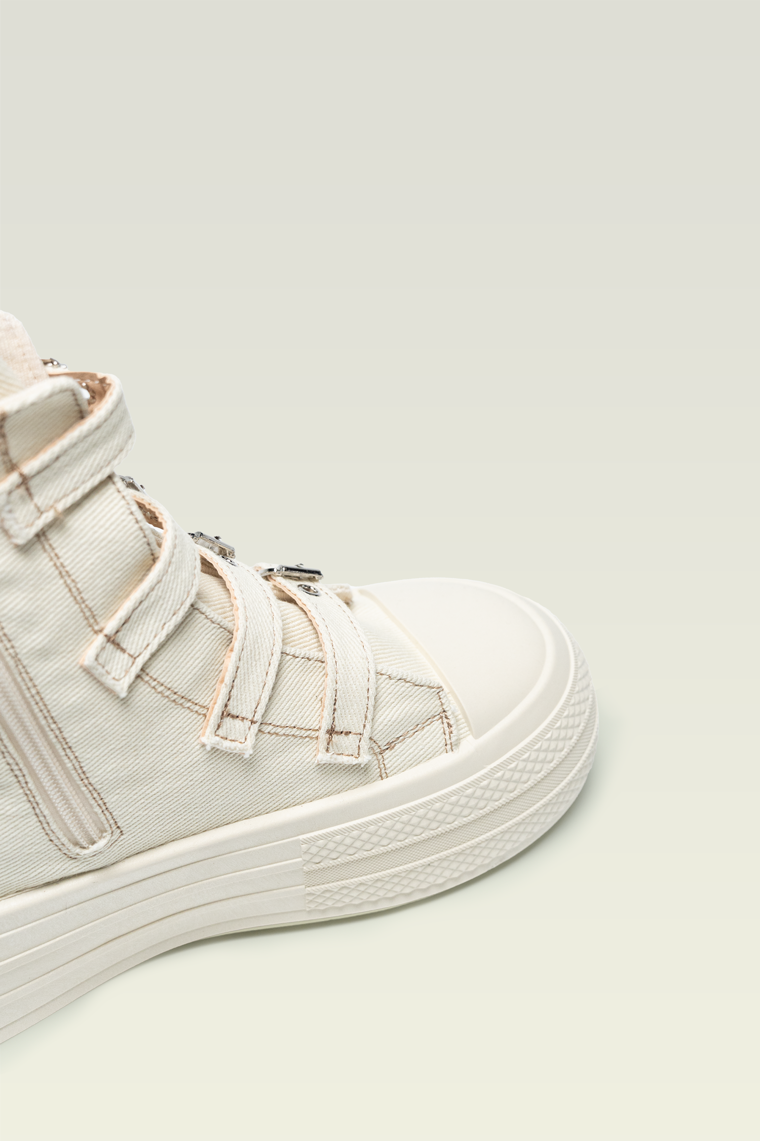 Hidden Heel High Top Canvas Shoes Breathable Elevated Sneakers