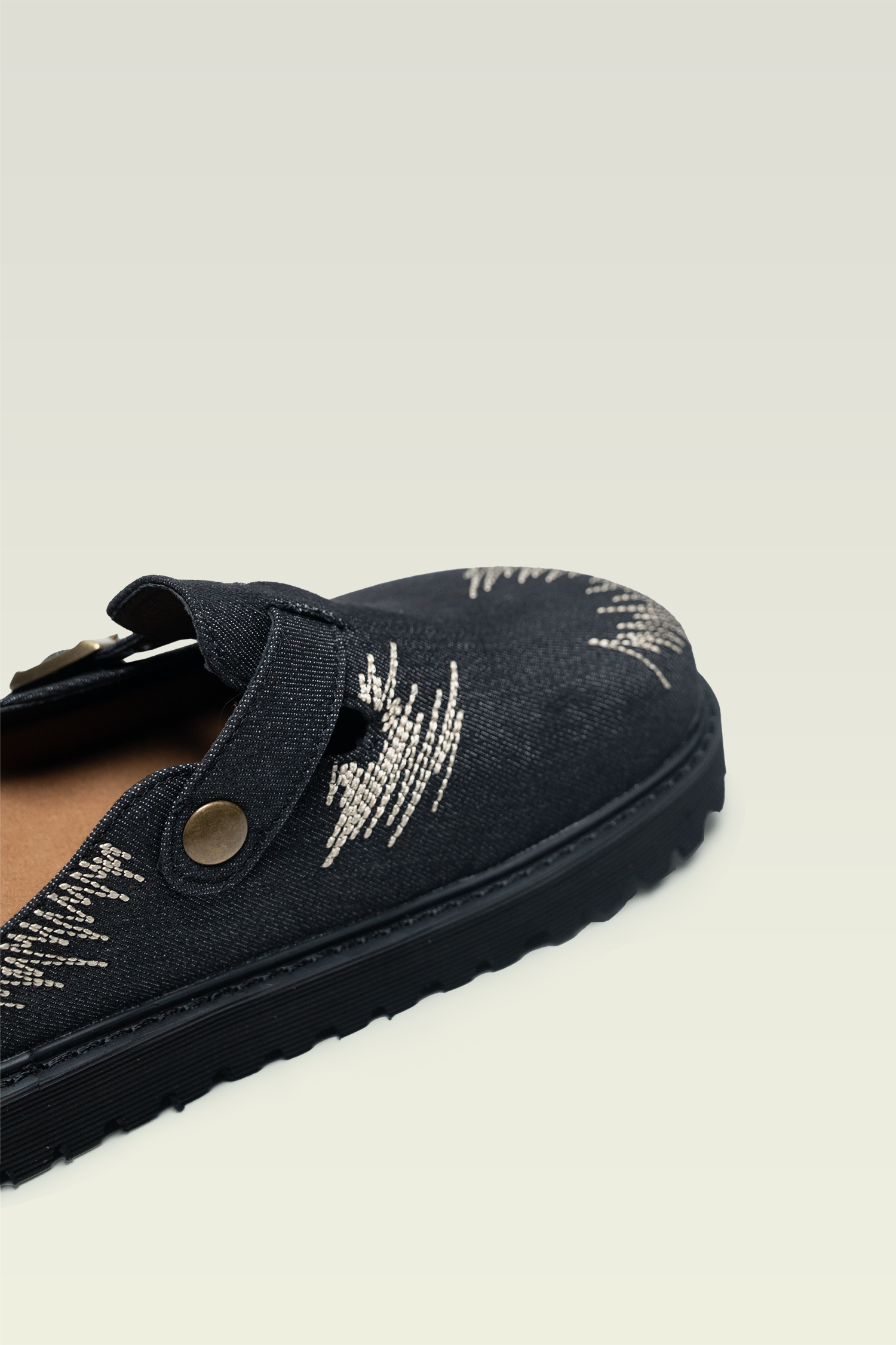 Vintage Distressed Closed Toe Slip On Mules