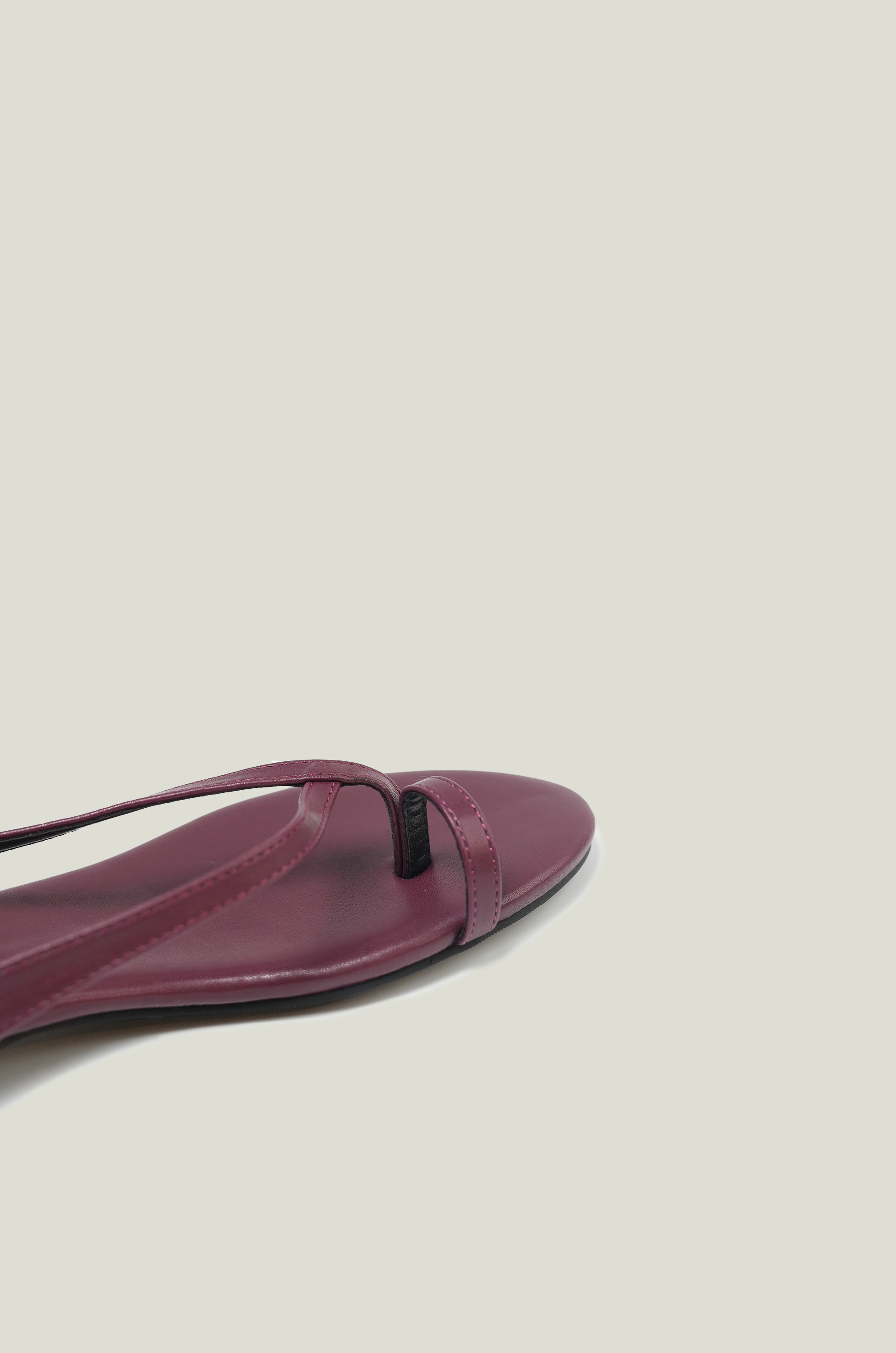 Low-Heel Open Toe Thong Sandals Sleek Minimalist Outdoor Slides