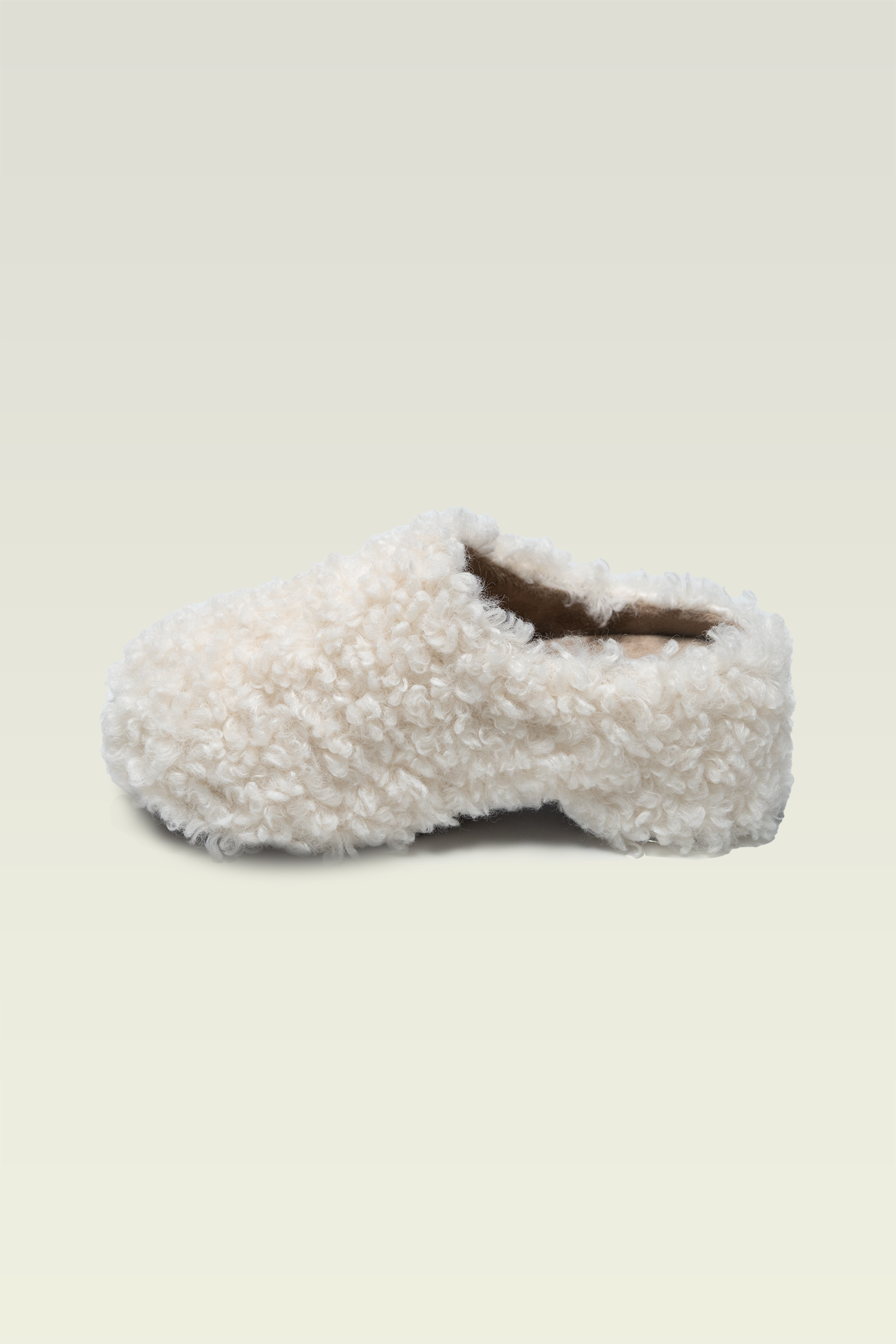 Thick Sole Fur Lined Closed Toe Slip On Slipper